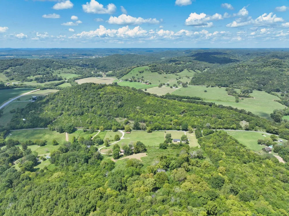 28 Edd Hackett Rd Pleasant Shade, TN 37145