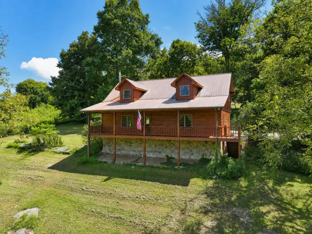 28 Edd Hackett Rd Pleasant Shade, TN 37145