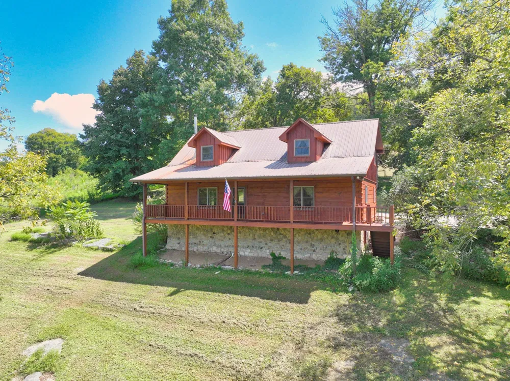 28 Edd Hackett Rd Pleasant Shade, TN 37145