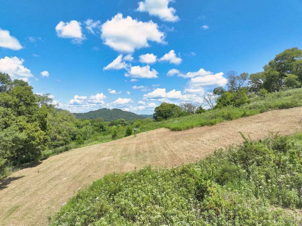 28 Edd Hackett Rd Pleasant Shade, TN 37145