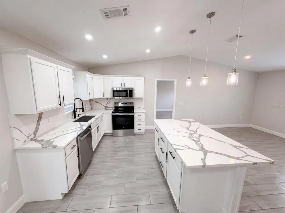 8165 RIDGE ROAD Weeki Wachee, FL 34613