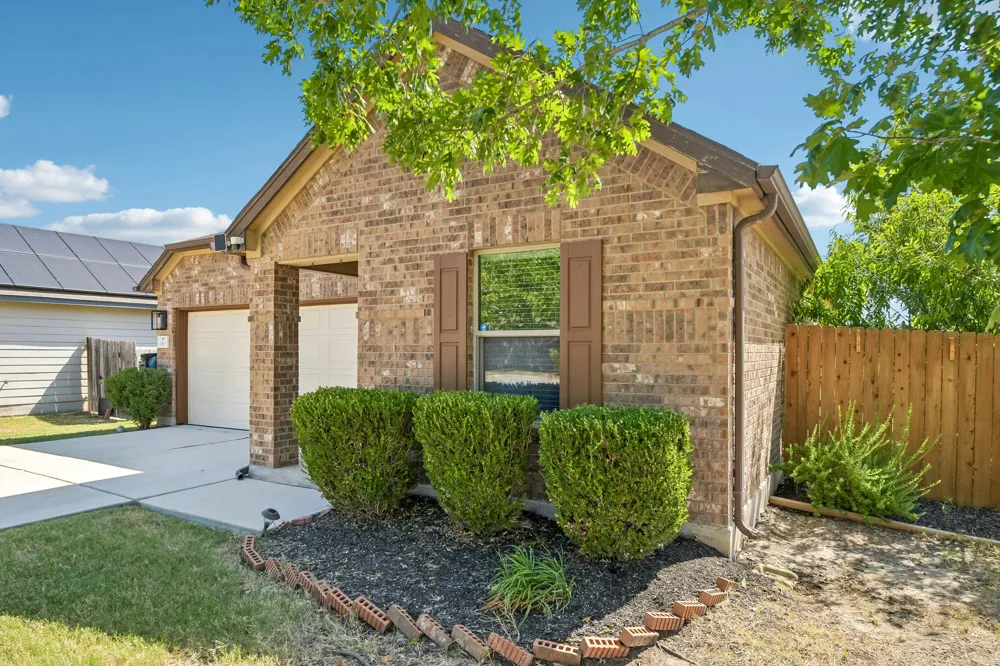 260 Cushman Drive Kyle, TX 78640