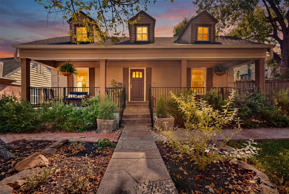 1732 S Edgefield Avenue Dallas, TX 75224