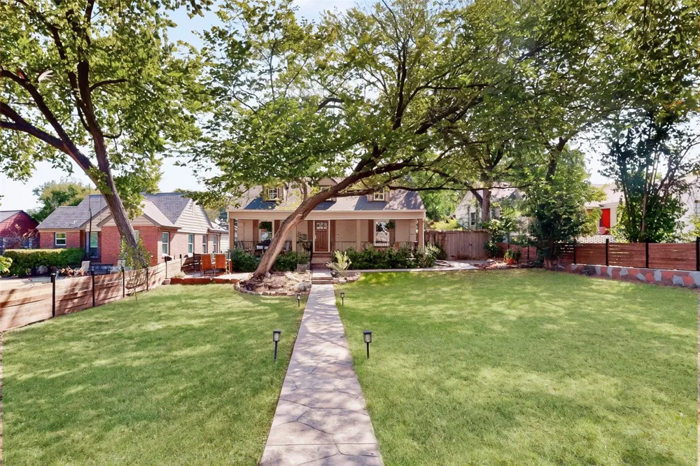 1732 S Edgefield Avenue Dallas, TX 75224