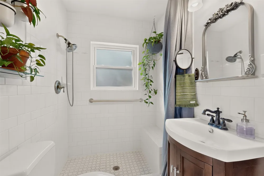 1732 S Edgefield Avenue Dallas, TX 75224