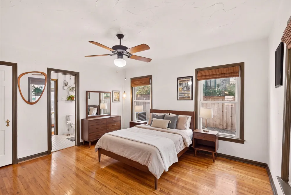 1732 S Edgefield Avenue Dallas, TX 75224