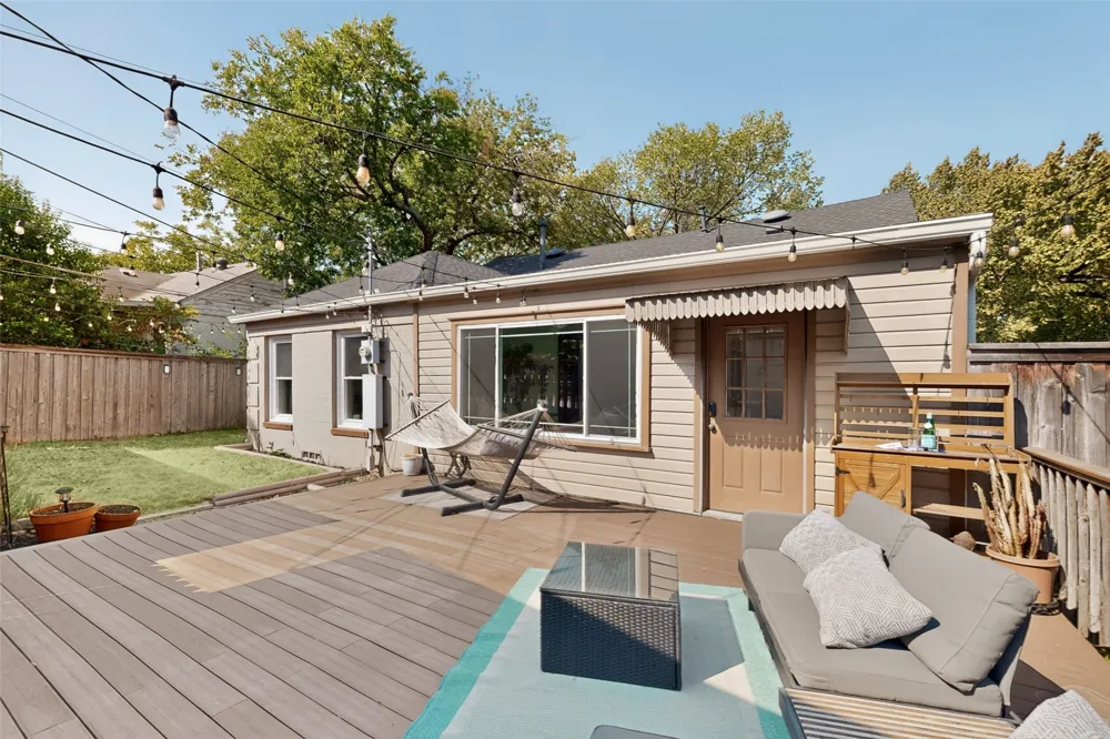 1732 S Edgefield Avenue Dallas, TX 75224