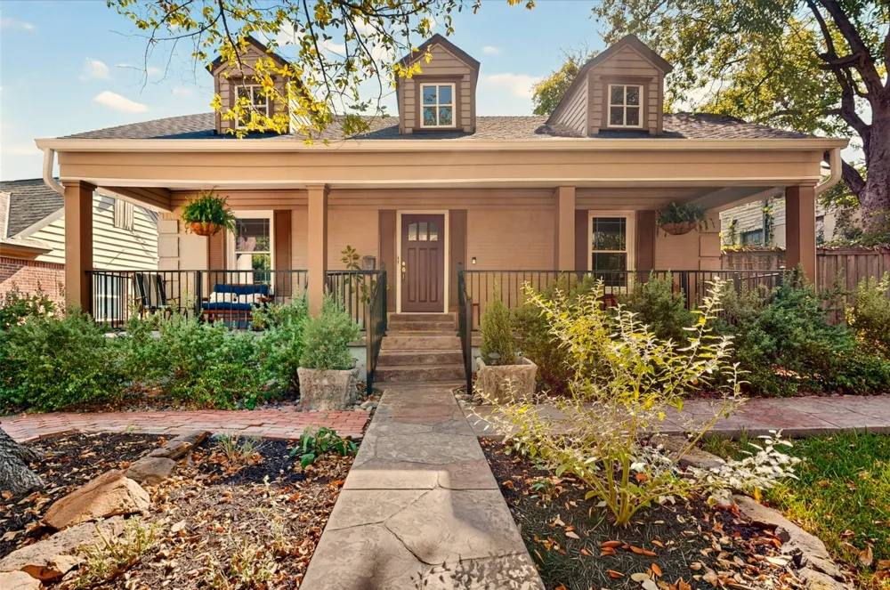 1732 S Edgefield Avenue Dallas, TX 75224