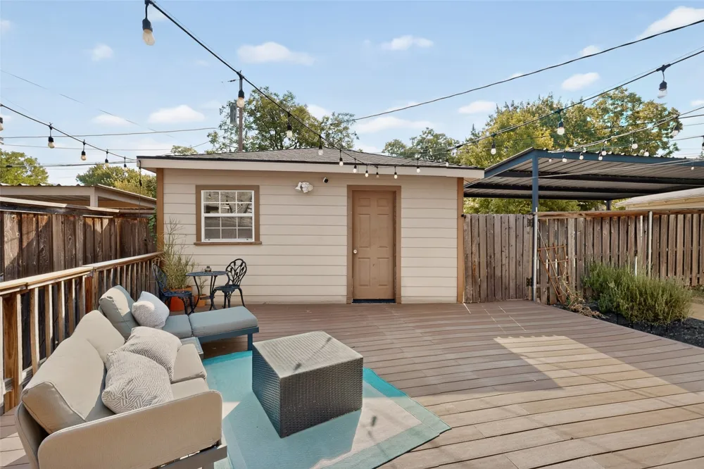 1732 S Edgefield Avenue Dallas, TX 75224