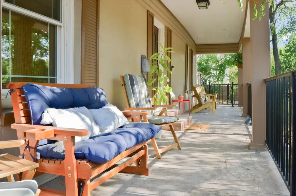 1732 S Edgefield Avenue Dallas, TX 75224
