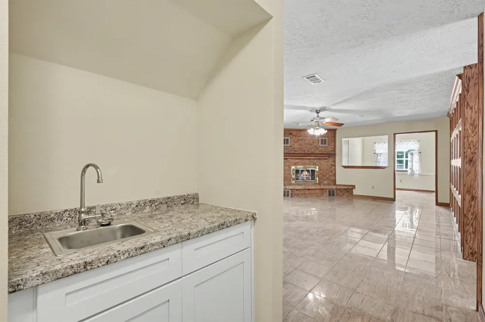 5188 Old Castle Way Conroe, TX 77304