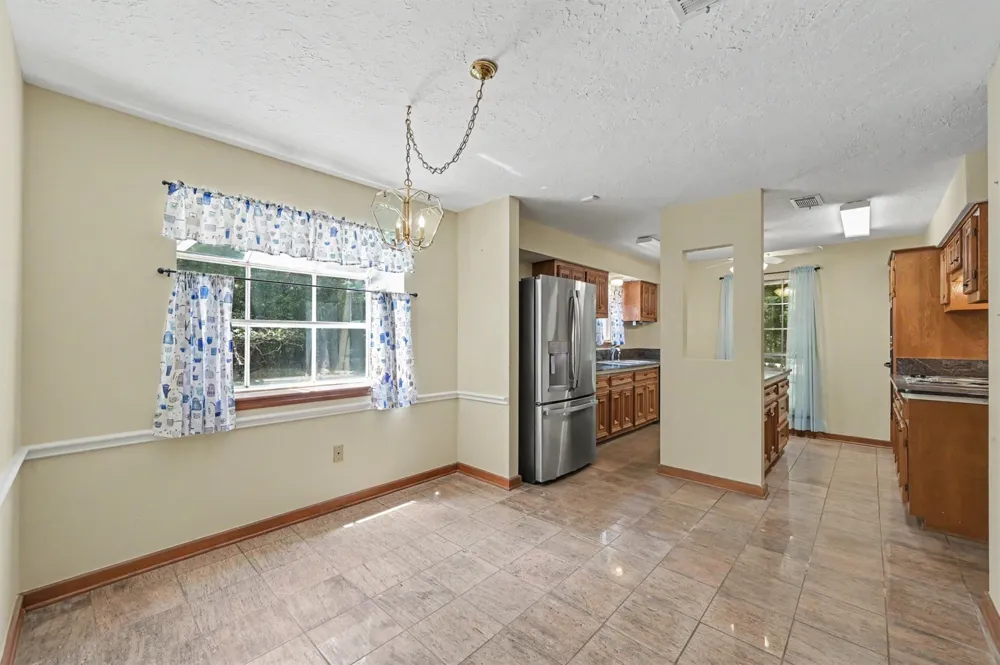 5188 Old Castle Way Conroe, TX 77304