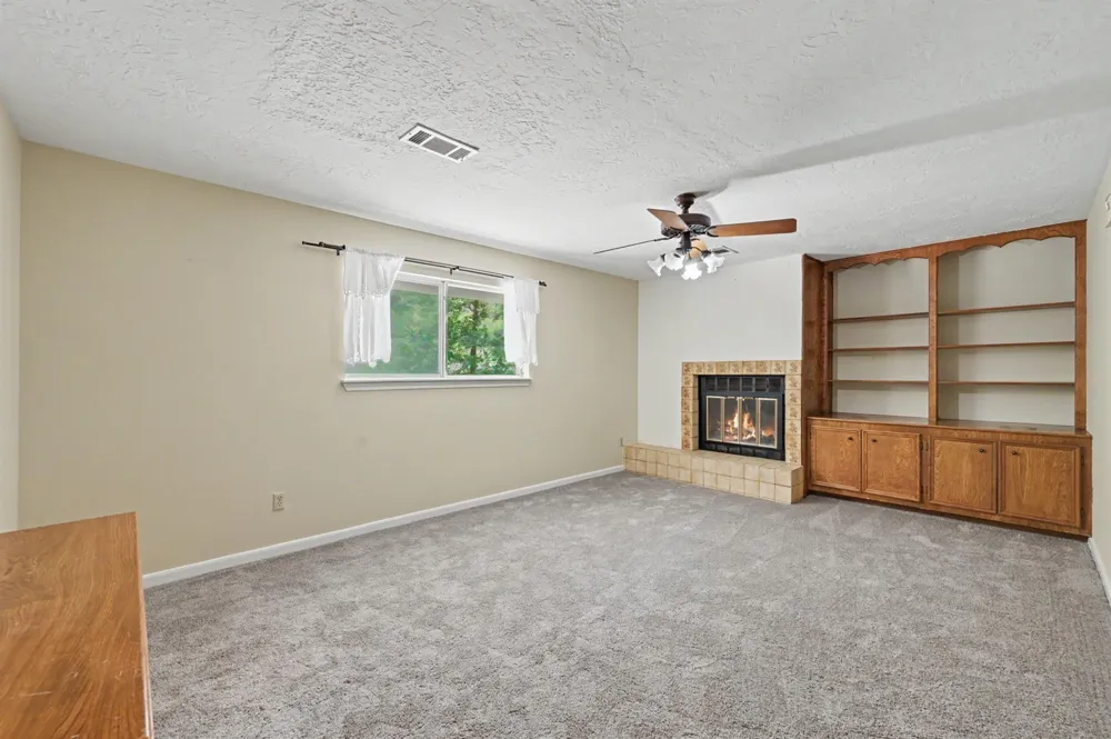 5188 Old Castle Way Conroe, TX 77304