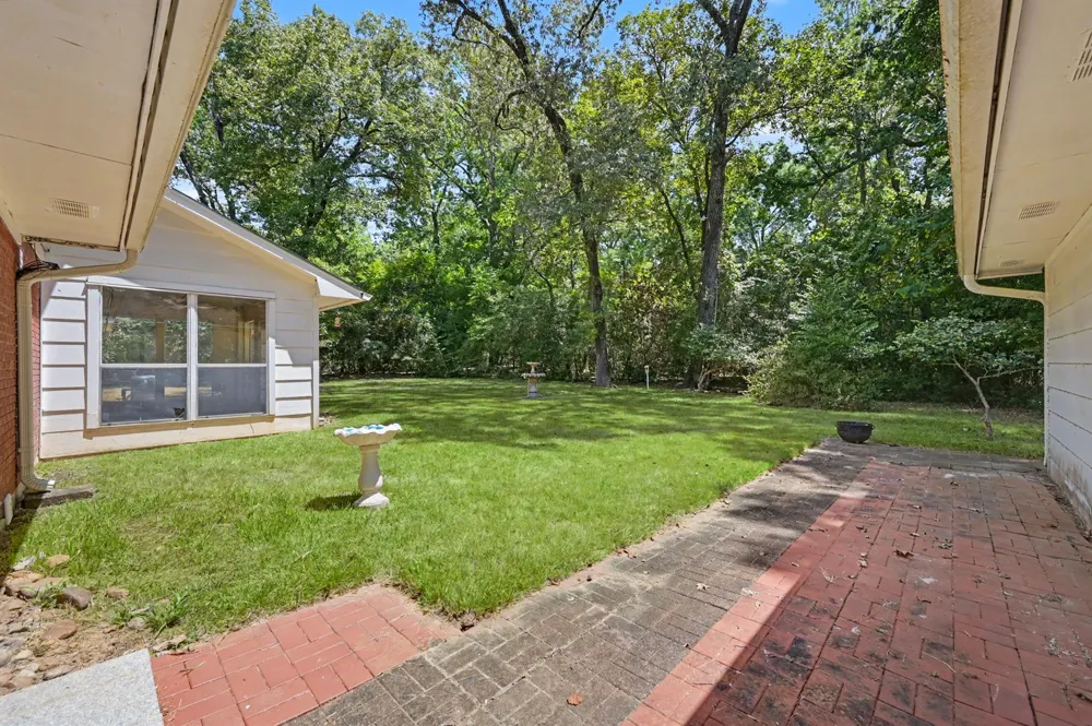 5188 Old Castle Way Conroe, TX 77304