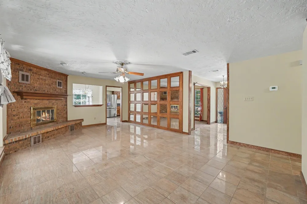 5188 Old Castle Way Conroe, TX 77304