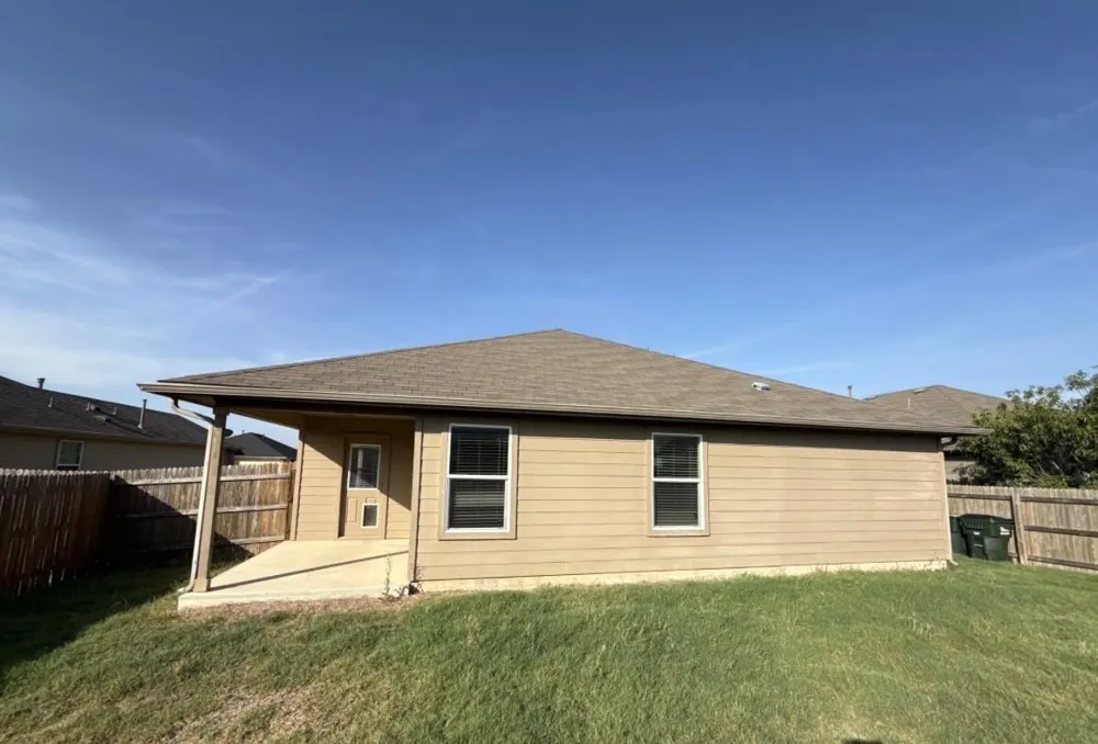 160 Voss S Kyle, TX 78640