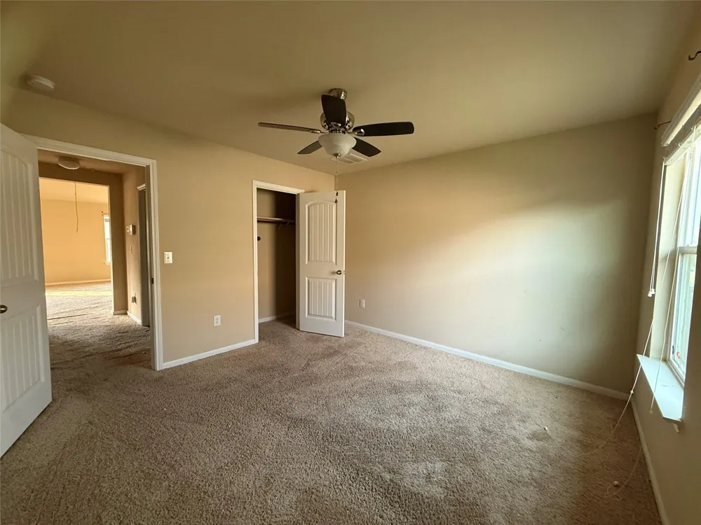 160 Voss S Kyle, TX 78640