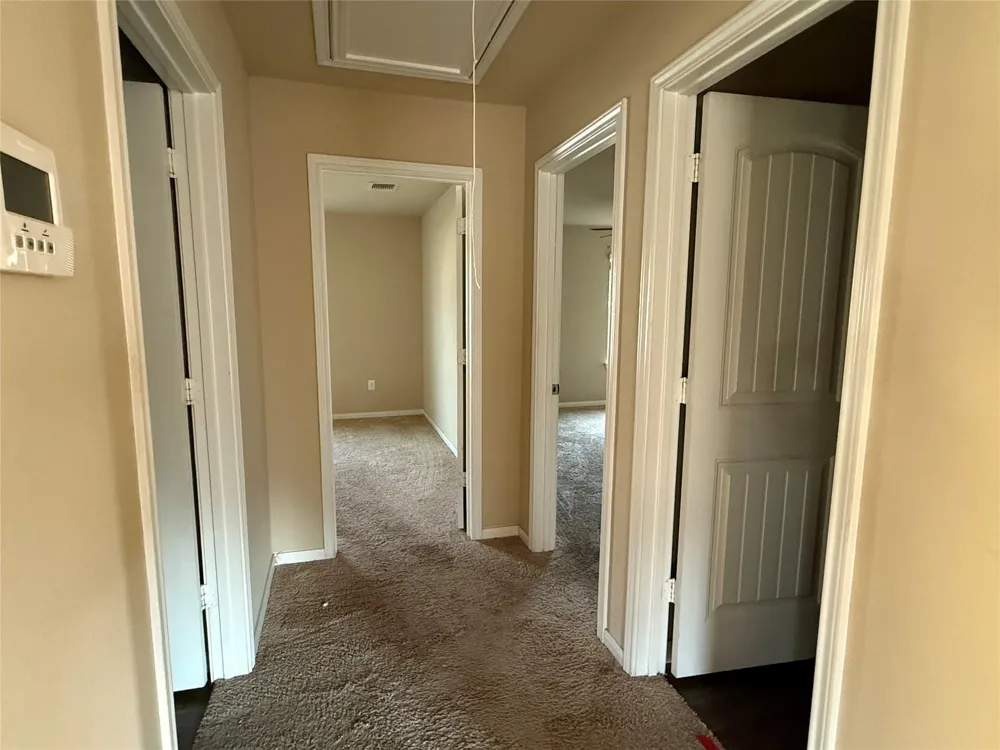 160 Voss S Kyle, TX 78640