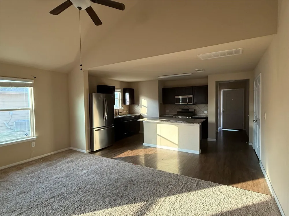 160 Voss S Kyle, TX 78640