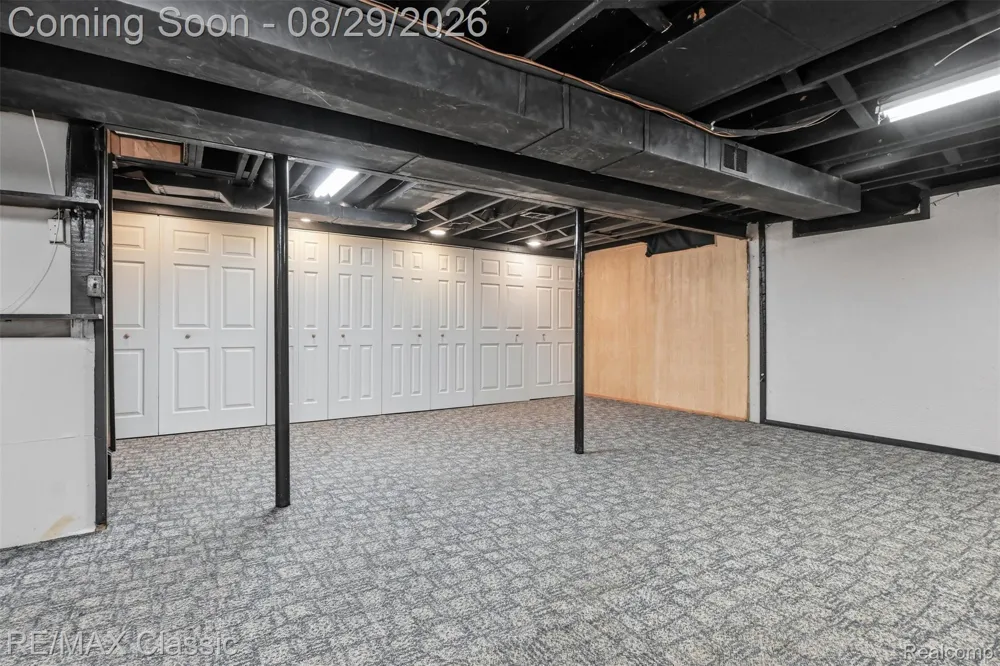 9347 Westbury Avenue Plymouth Charter Township, MI 48170