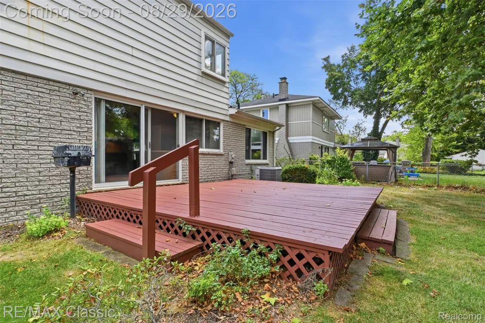 9347 Westbury Avenue Plymouth Charter Township, MI 48170