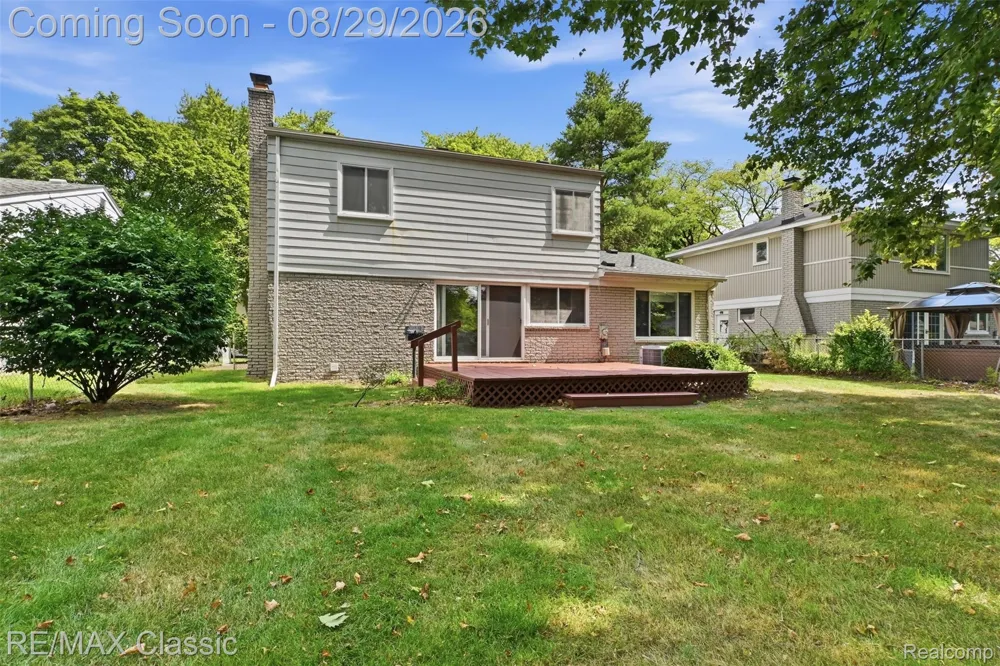 9347 Westbury Avenue Plymouth Charter Township, MI 48170