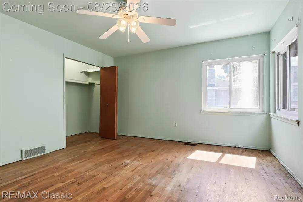 9347 Westbury Avenue Plymouth Charter Township, MI 48170