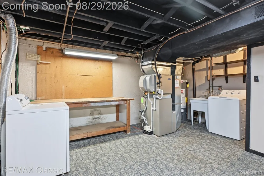 9347 Westbury Avenue Plymouth Charter Township, MI 48170