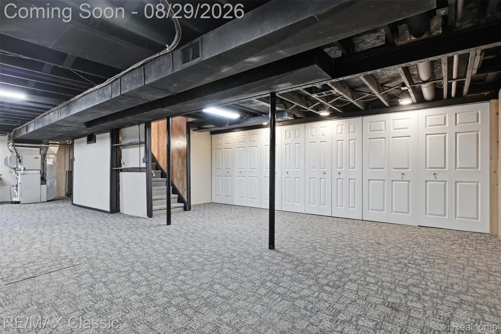 9347 Westbury Avenue Plymouth Charter Township, MI 48170