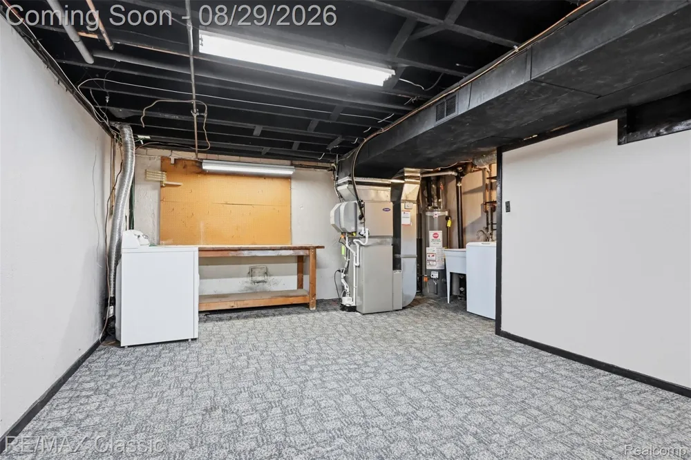 9347 Westbury Avenue Plymouth Charter Township, MI 48170