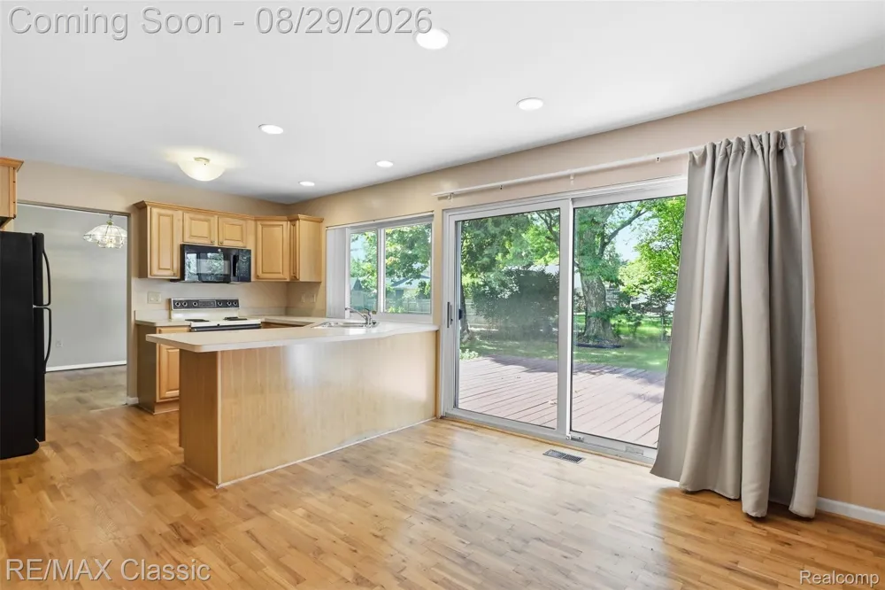 9347 Westbury Avenue Plymouth Charter Township, MI 48170