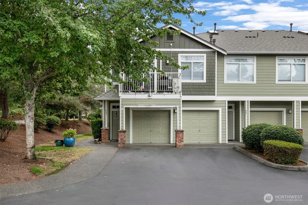 595 241st Lane SE Sammamish, WA 98074