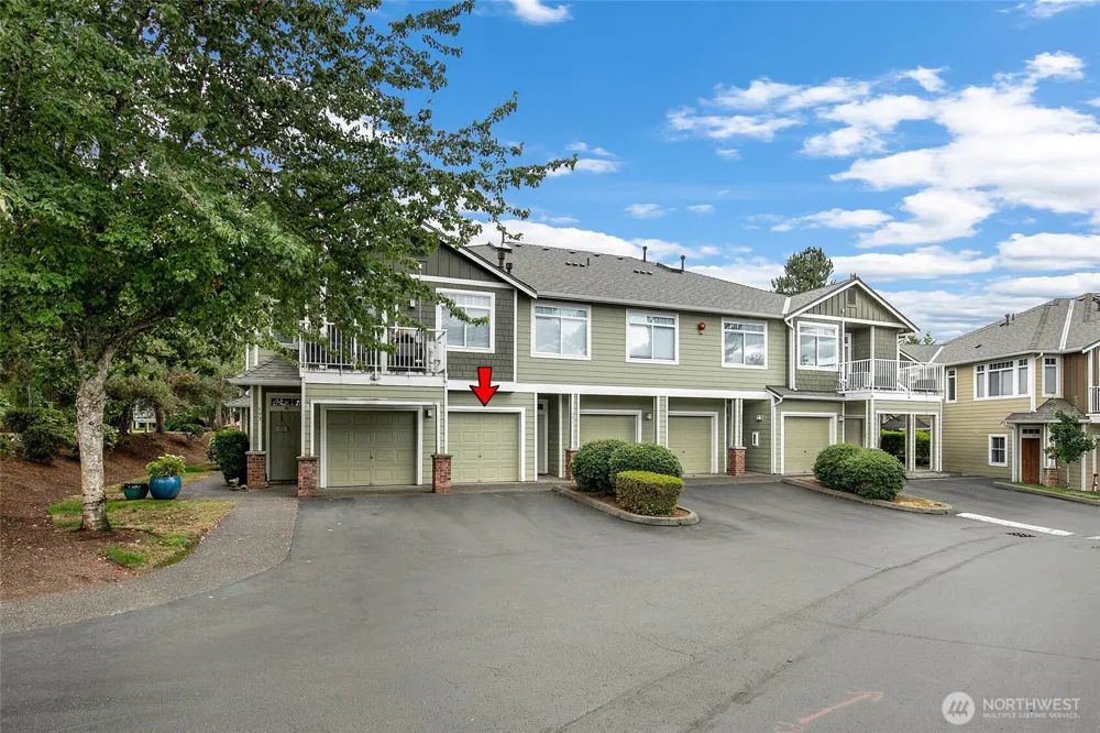 595 241st Lane SE Sammamish, WA 98074