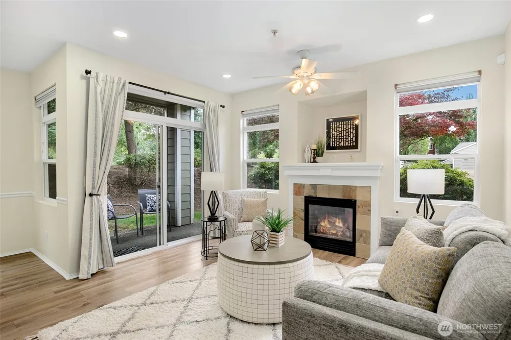 595 241st Lane SE Sammamish, WA 98074