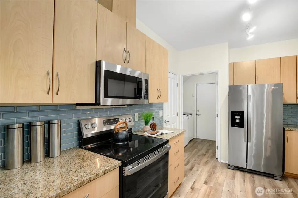 595 241st Lane SE Sammamish, WA 98074