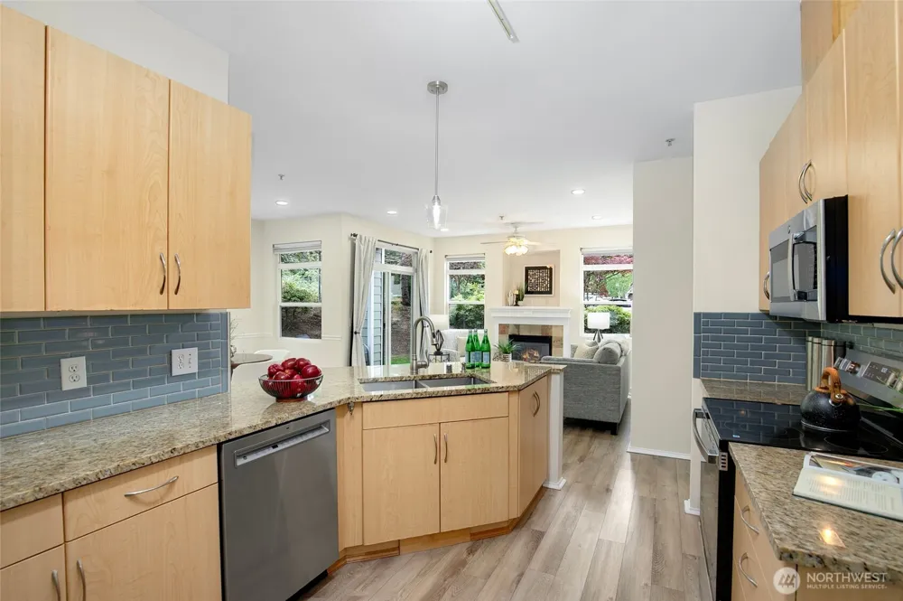 595 241st Lane SE Sammamish, WA 98074
