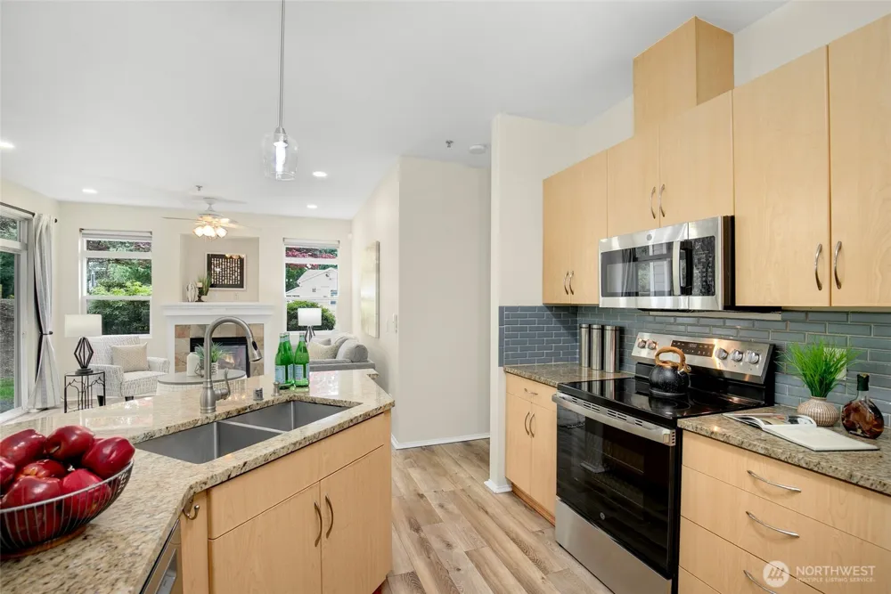 595 241st Lane SE Sammamish, WA 98074