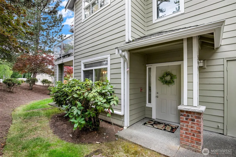 595 241st Lane SE Sammamish, WA 98074
