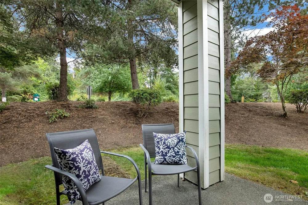 595 241st Lane SE Sammamish, WA 98074