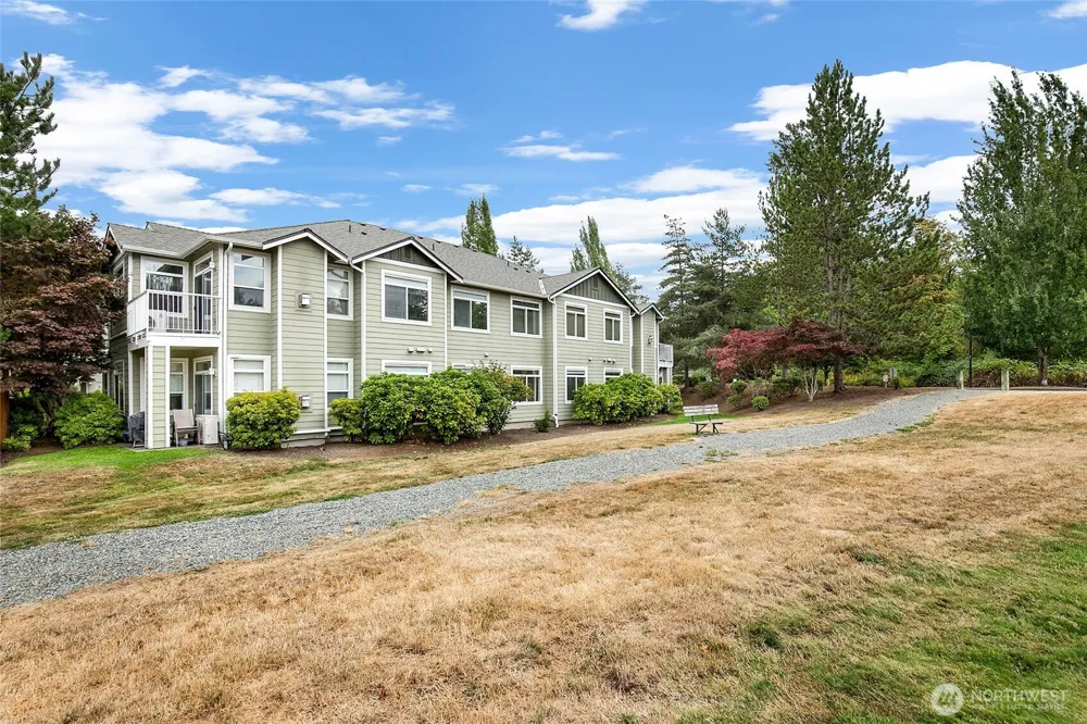595 241st Lane SE Sammamish, WA 98074