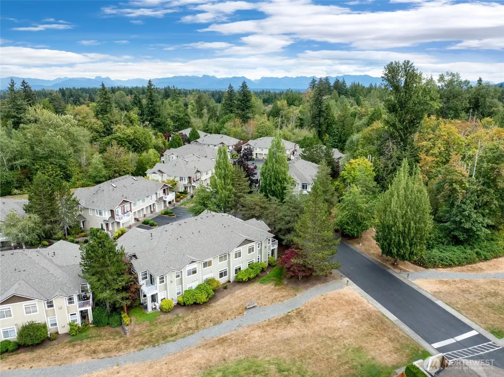595 241st Lane SE Sammamish, WA 98074