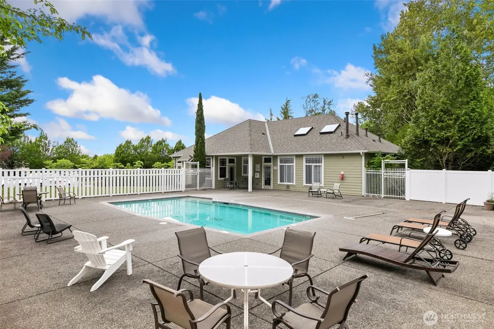 595 241st Lane SE Sammamish, WA 98074