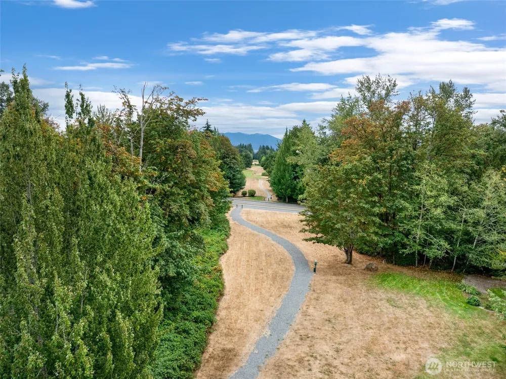 595 241st Lane SE Sammamish, WA 98074