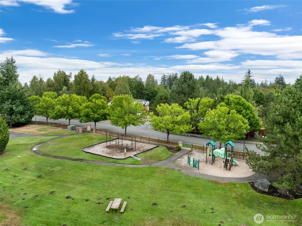 595 241st Lane SE Sammamish, WA 98074