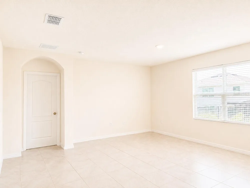 2132 SILVER BROOK WAY Davenport, FL 33837