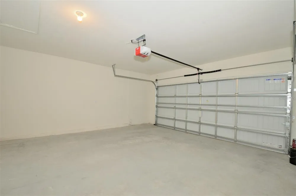 2132 SILVER BROOK WAY Davenport, FL 33837