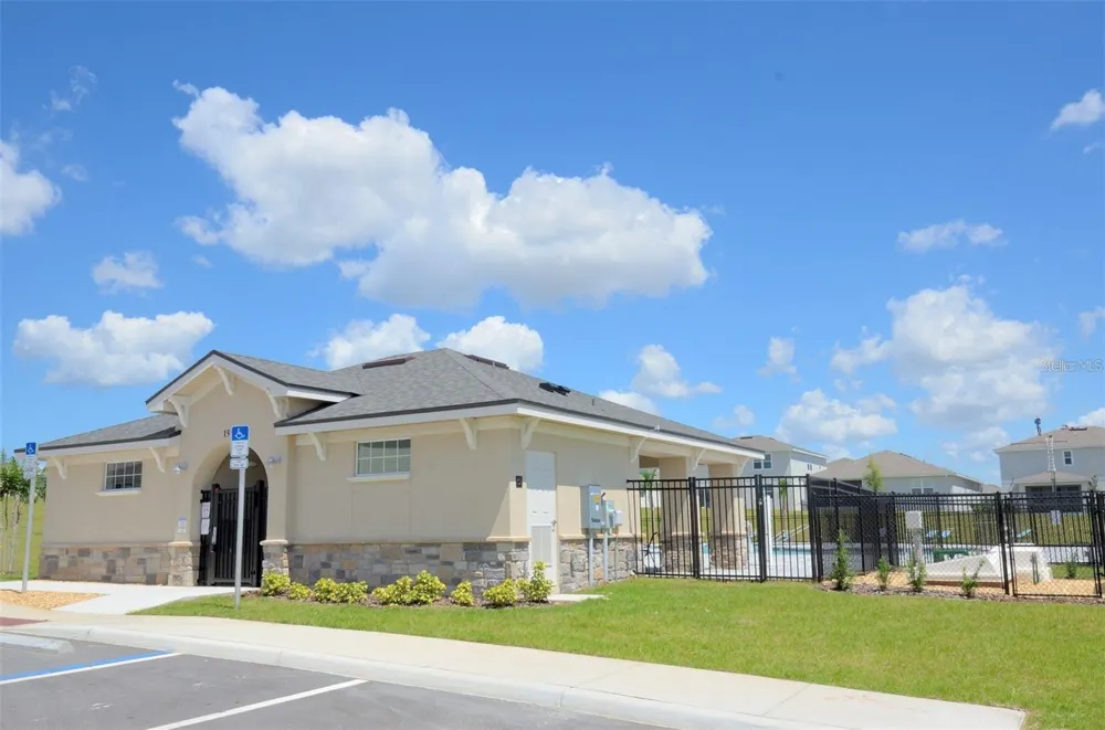 2132 SILVER BROOK WAY Davenport, FL 33837