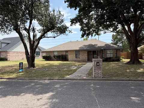 3805 Sunhill Drive