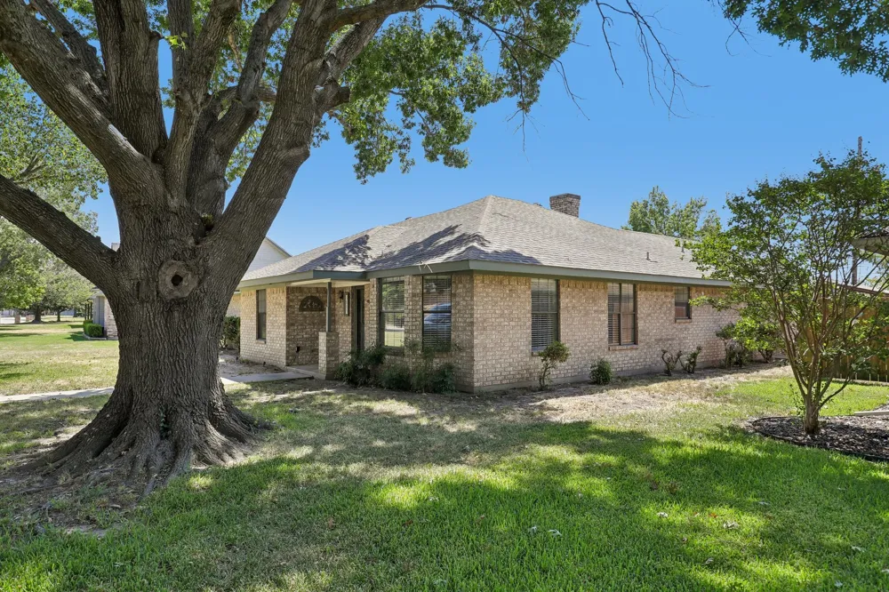 3805 Sunhill Drive Greenville, TX 75402