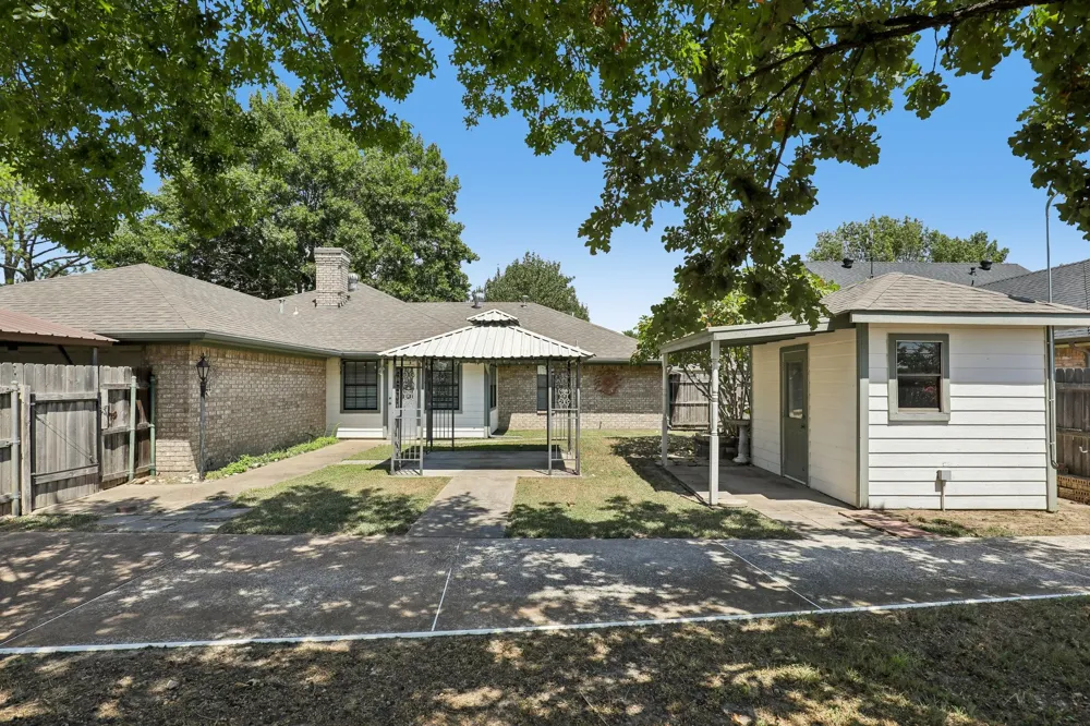 3805 Sunhill Drive Greenville, TX 75402